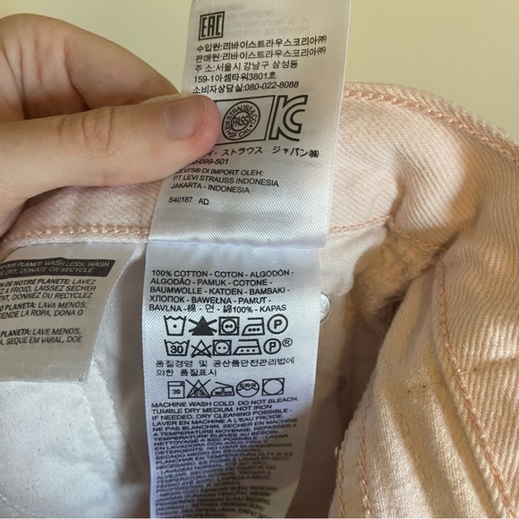 Levi’s Wedgie Fit Ankle Light Pink Raw Hem Jeans - Picture 3 of 8